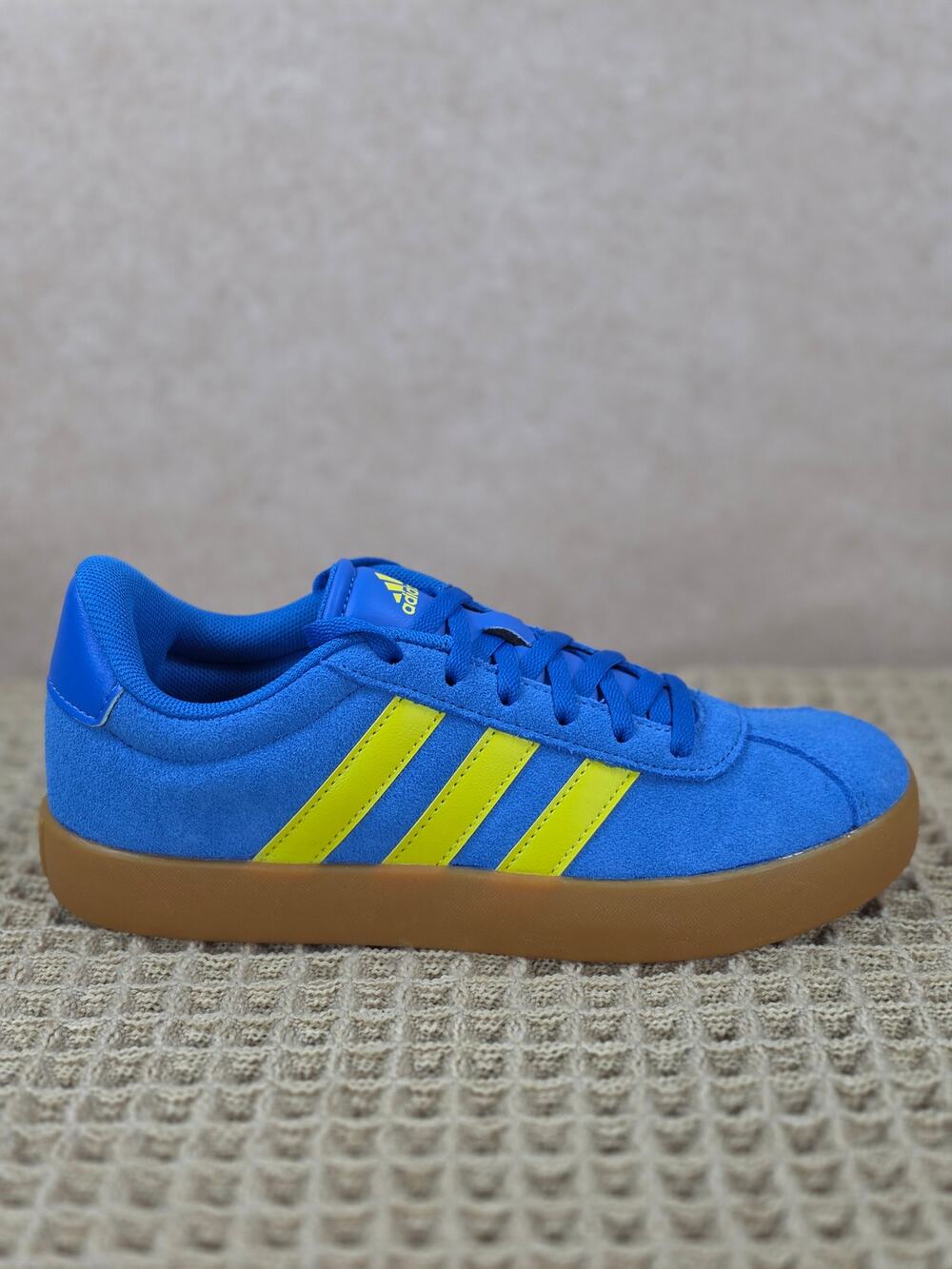 Adidas VL Court 3.0 K JH8723 Youth 4 Blue Yellow Gum – Brand New